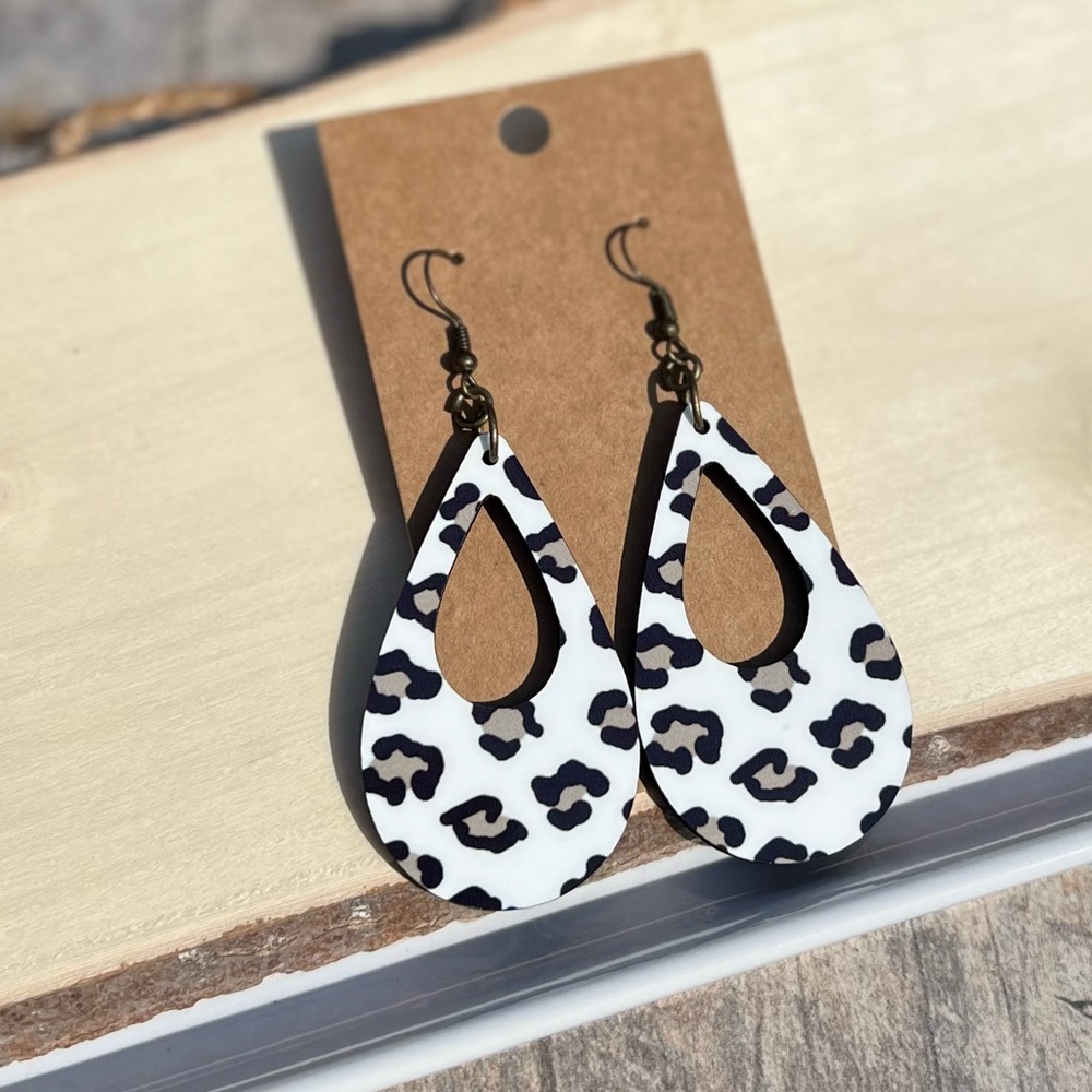 Adorable cheetah print Teardrop!